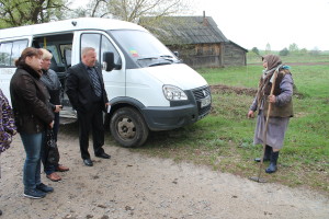 Сегодня поезд «Забота» продолжил свой путь в отдаленные деревни Костюковичского района