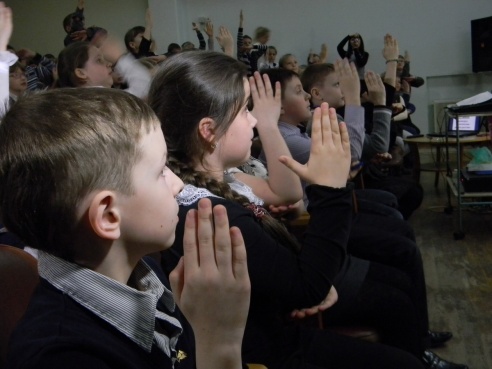 Барановичская ГАИ поздравила победителей конкурса «Безопасные дороги детства»