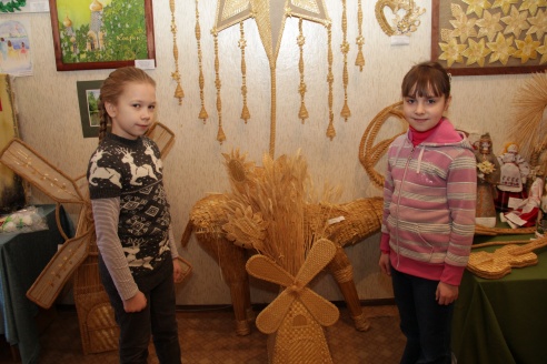 Сразу две выставки организовали в Кобринском РЦДТ