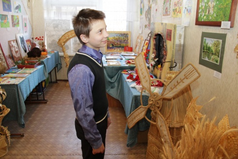 Сразу две выставки организовали в Кобринском РЦДТ