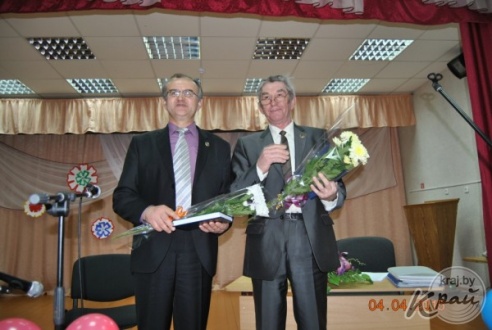 ФОТОФАКТ: Ученики вилейской СШ №5 познакомились с местными поэтами Владимиром Ценуниным и Виктором Кажуро