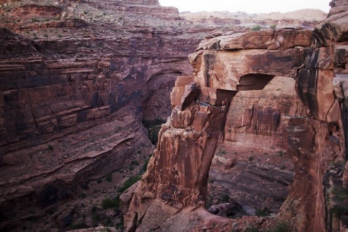 ФОТОФАКТ: Самые безумные канатоходцы мира