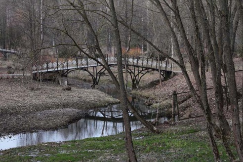 Они соединяют нас