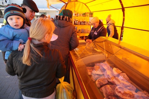 В Барановичах открылась торговая ярмарка