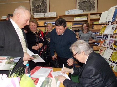 У Віцебску адбылася юбілейная творчая вечарына Уладзіміра Папковіча