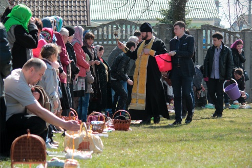 Освящение пасхальной пищи в Барановичах