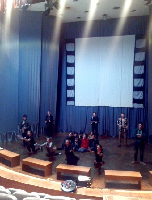 Театр-студия «Параллель» покажет спектакль «Варшавский набат»