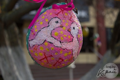 ФОТОФАКТ: Необычное пасхальное дерево появилось в Глубоком