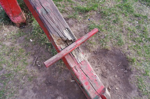 Кто поможет с детскими площадками в Горках?