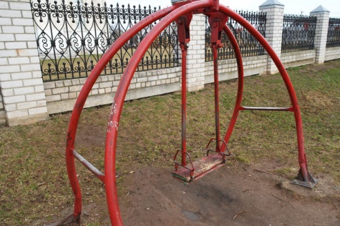 Кто поможет с детскими площадками в Горках?