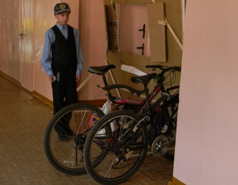 Барановичские школьники соревнуются за звание лучших юных инспекторов движения