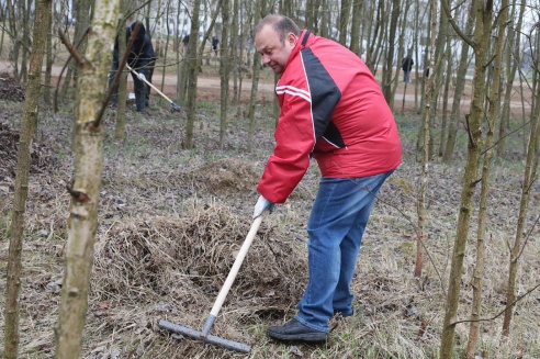 Жители города Барановичи вышли на субботник