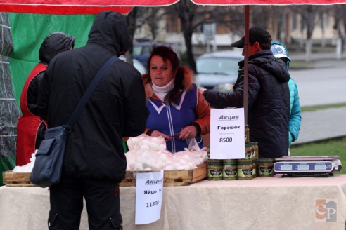 В Борисове проходит ярмарка в день добровольного труда