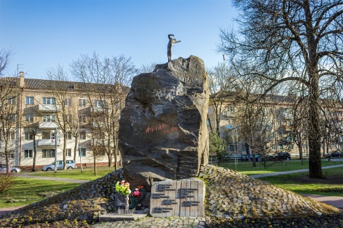 Мемориальные и памятные камни в Барановичах