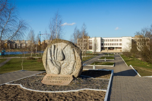 Мемориальные и памятные камни в Барановичах