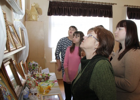 Выставку икон организовали в Кобринском РЦДТ