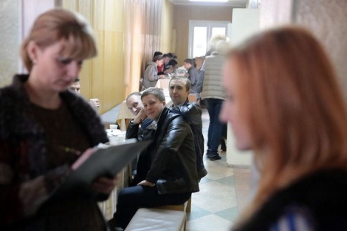 Огнедышащий режиссер и говорящий гроб: репортаж из-за кулис театрального фестиваля в Барановичах