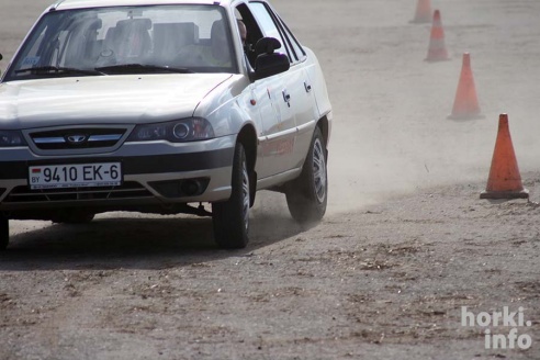 Скоростное маневрирование в Горках: море машин и людей