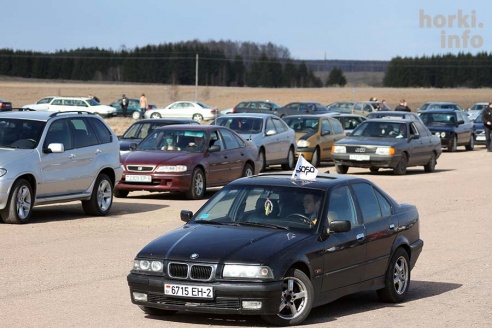 Скоростное маневрирование в Горках: море машин и людей