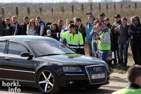 Скоростное маневрирование в Горках: море машин и людей