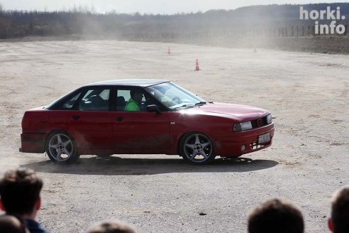 Скоростное маневрирование в Горках: море машин и людей