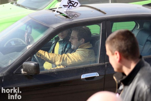 Скоростное маневрирование в Горках: море машин и людей