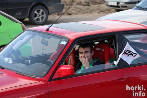 Скоростное маневрирование в Горках: море машин и людей