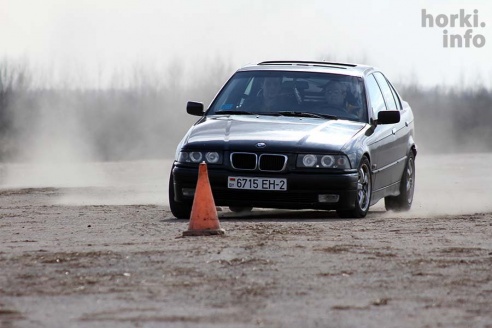 Скоростное маневрирование в Горках: море машин и людей