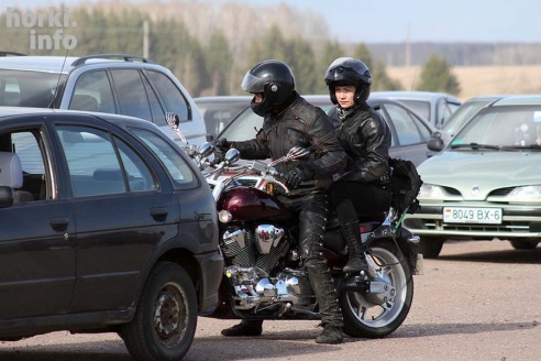 Скоростное маневрирование в Горках: море машин и людей