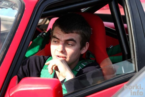 Скоростное маневрирование в Горках: море машин и людей