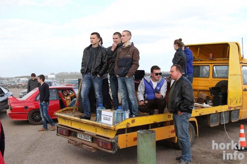 Скоростное маневрирование в Горках: море машин и людей