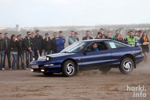 Скоростное маневрирование в Горках: море машин и людей