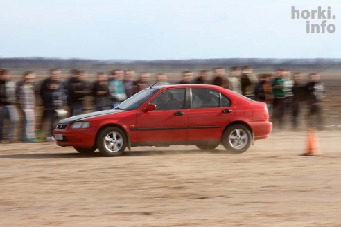 Скоростное маневрирование в Горках: море машин и людей