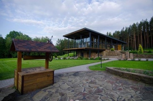 Один из самых дорогих коттеджей Беларуси – стеклянный дом в лесу на Вилейщине – стоит более миллиона долларов (ФОТО)