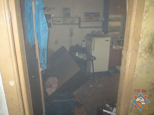 В Барановичах на пожаре сотрудники МЧС спасли человека