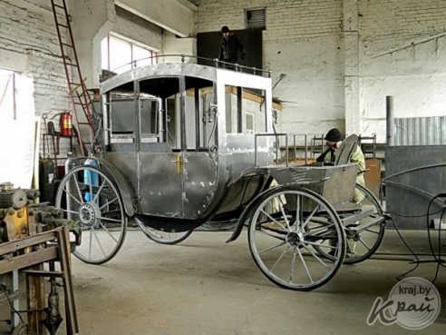 На кованой карете, запряженной двойкой лошадей, можно будет покататься в Глубоком (ФОТО, ВИДЕО)