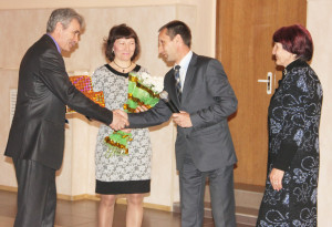 «Трудом велик и славен человек!» Под таким названием в МКЦ «Юность» в Костюковичах прошло районное мероприятие, посвященное празднику труда (+ фото)