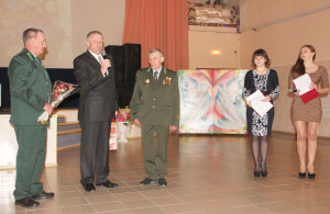 «Трудом велик и славен человек!» Под таким названием в МКЦ «Юность» в Костюковичах прошло районное мероприятие, посвященное празднику труда (+ фото)