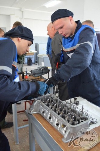 Автослесари Вилейского государственного колледжа – лучшие в области (ФОТО)