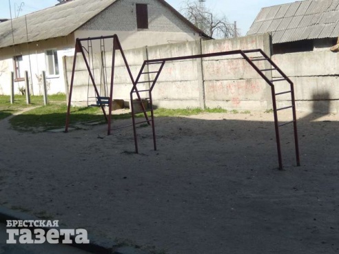 ЖЭС предложил отремонтировать подъезд. По мнению жильцов, предложенная к оплате сумма завышена