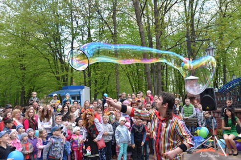 Кобринский парк им. Суворова начал летний сезон