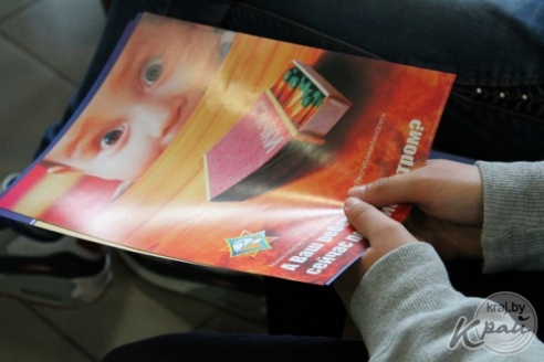 Поиск пострадавших в задымленном помещении и тушение пожара – «Один день со спасателями» в Вилейском районе (ФОТО)