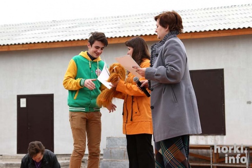 В Горках граффитисты разрисовали стену в честь Победы