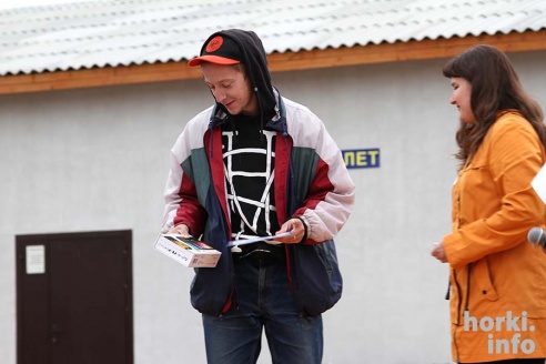 В Горках граффитисты разрисовали стену в честь Победы