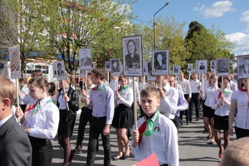 АКЦЫЯ «БЕССМЯРОТНЫ ПОЛК» (8 мая 2015 года, г. Ганцавічы, фотарэпартаж)