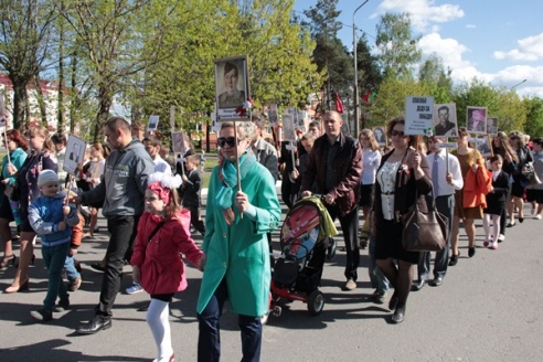 АКЦЫЯ «БЕССМЯРОТНЫ ПОЛК» (8 мая 2015 года, г. Ганцавічы, фотарэпартаж)