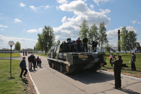 В Барановичах 120-я зенитная ракетная бригада отметила свой день рождения