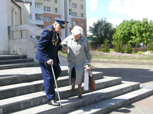 В Барановичском ЗАГСе чествовали семейные пары ветеранов