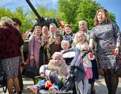 Волнующие мгновения празднования юбилея Победы в Бобруйске: ФОТОРЕПОРТАЖ