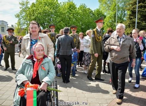 Волнующие мгновения празднования юбилея Победы в Бобруйске: ФОТОРЕПОРТАЖ